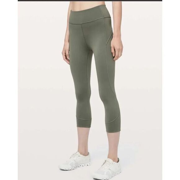 In movement crop Lululemon Everlux - Picture 1 of 6